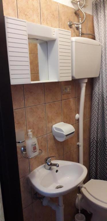 Mali Delfin Apartment Sveti Juraj Exterior photo
