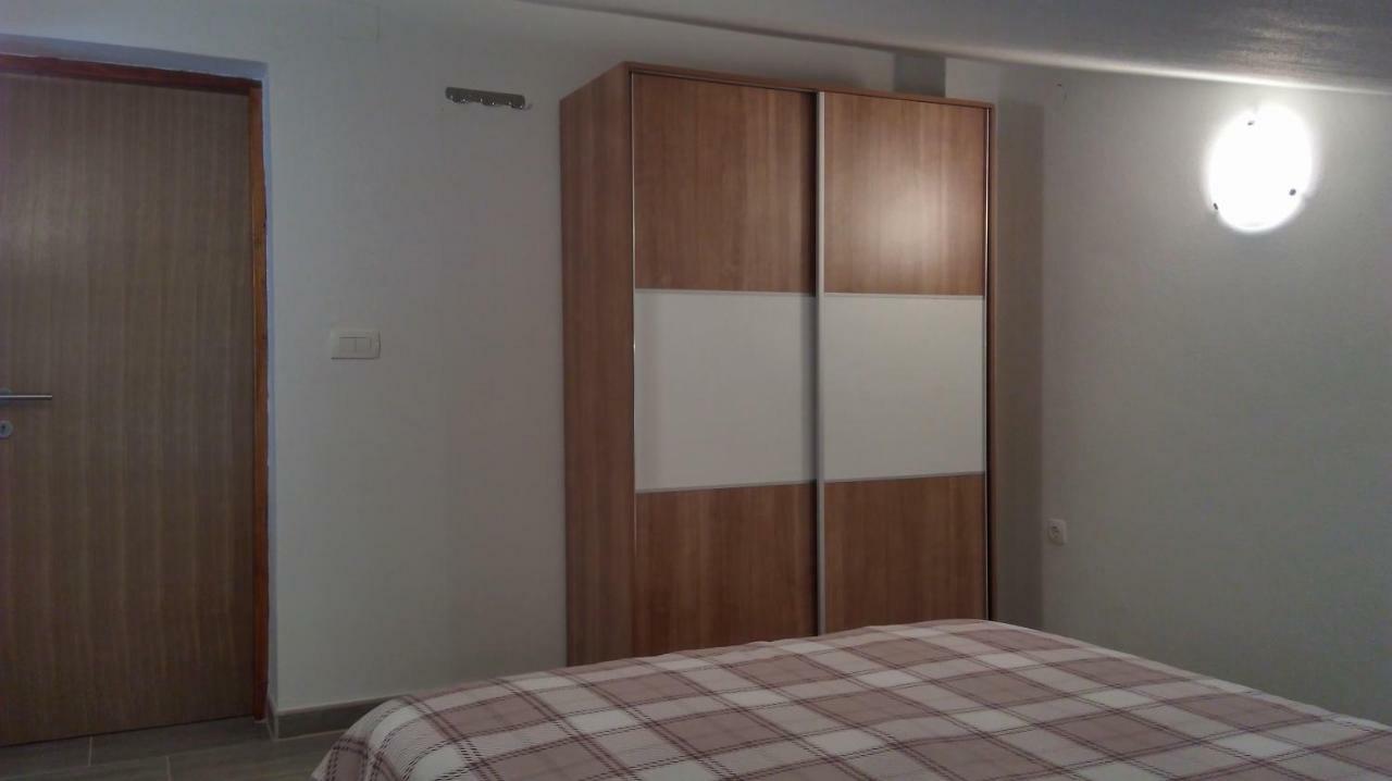 Mali Delfin Apartment Sveti Juraj Exterior photo