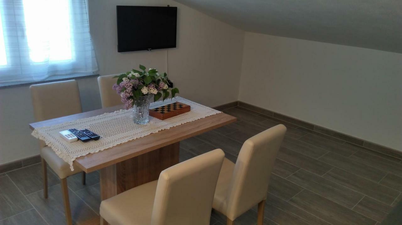 Mali Delfin Apartment Sveti Juraj Exterior photo